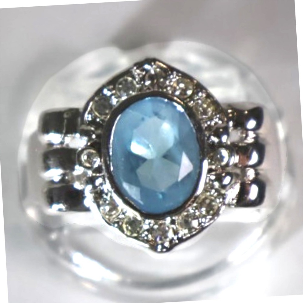 Swarovski Crystal Blue Oval Halo Ring Sterling Silver Overlay Size 8 Excellent